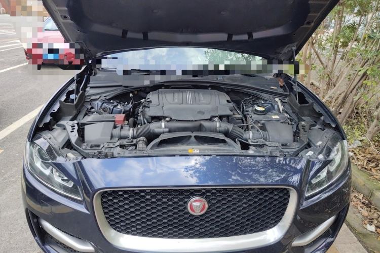 Used Jaguar F-PACE 2016 3.0 SC Four-Wheel Drive R-Sport Sport Edition Engine Bay