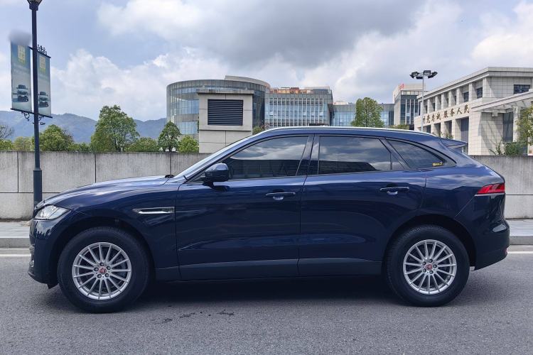 Used Jaguar F-PACE 2016 2.0T Two-Wheel Drive Urban Luxury Edition Exterior 2