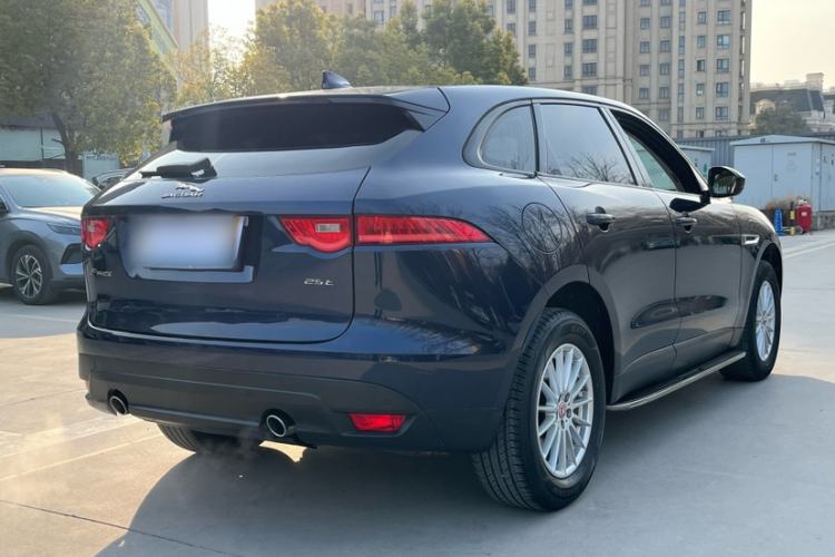 Used Jaguar F-PACE 2016 2.0T Two-Wheel Drive Urban Luxury Edition Exterior 5