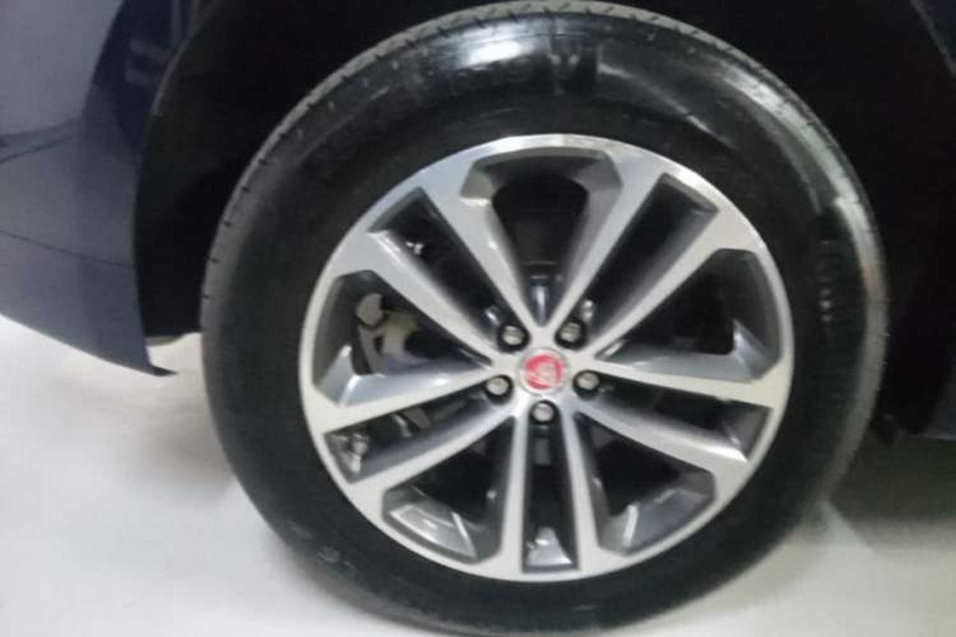 Used Jaguar F-PACE 2016 2.0T Two-Wheel-Drive R-Sport Sport Edition Exterior 5