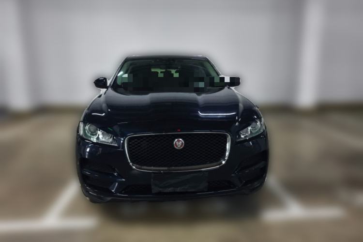 Used Jaguar F-PACE 2016 2.0T Two-Wheel Drive Urban Luxury Edition Front