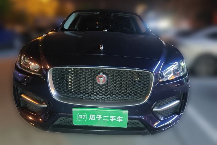 Used Jaguar F-PACE 2016 2.0T Two-Wheel-Drive R-Sport Sport Edition Front