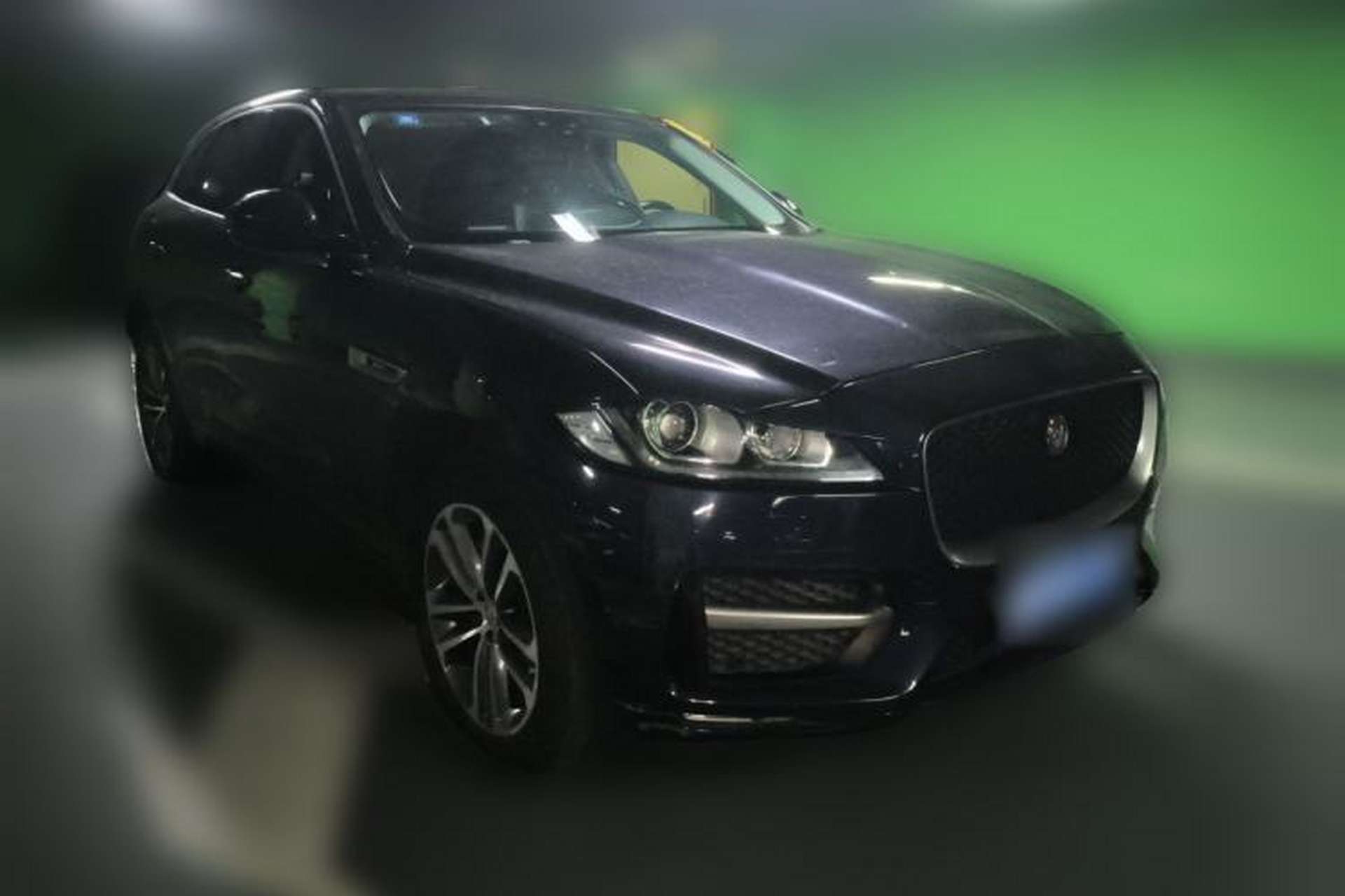 Used Jaguar F-PACE 2016 2.0T Two-Wheel-Drive R-Sport Sport Edition Front Right 45 Deg