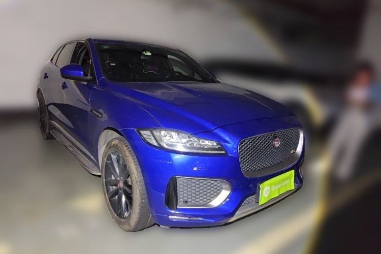 Used Jaguar F-PACE 2016 3.0 SC Four-Wheel Drive S High-Performance First-Edition Limited Model Front Right 45 Deg