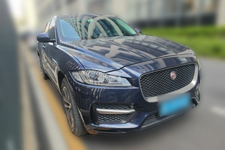 Used Jaguar F-PACE 2016 2.0T Two-Wheel-Drive R-Sport Sport Edition Front Right 45 Deg