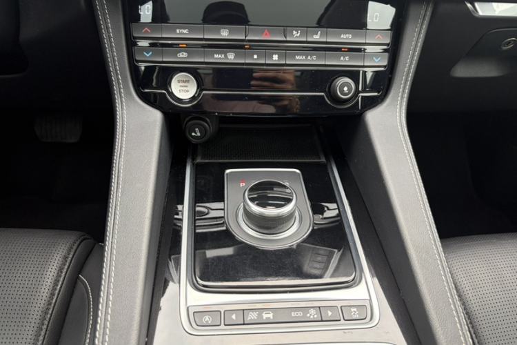 Used Jaguar F-PACE 2016 3.0 SC Four-Wheel Drive R-Sport Sport Edition Gear Lever