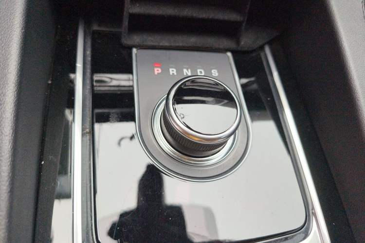 Used Jaguar F-PACE 2016 3.0 SC Four-Wheel Drive S High-Performance First-Edition Limited Model Gear Lever