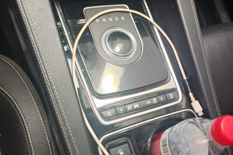 Used Jaguar F-PACE 2016 3.0 SC Four-Wheel Drive R-Sport Sport Edition Gear Lever