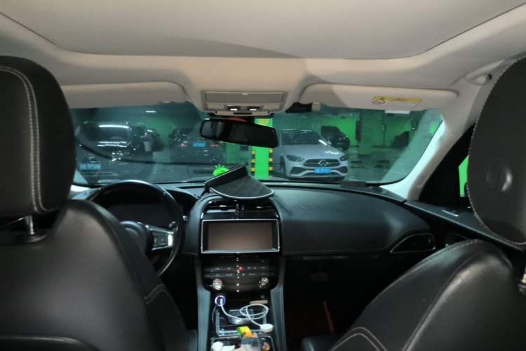Used Jaguar F-PACE 2016 2.0T Two-Wheel-Drive R-Sport Sport Edition Headliner