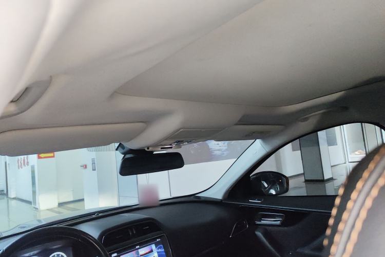 Used Jaguar F-PACE 2016 2.0T Two-Wheel Drive Urban Luxury Edition Headliner