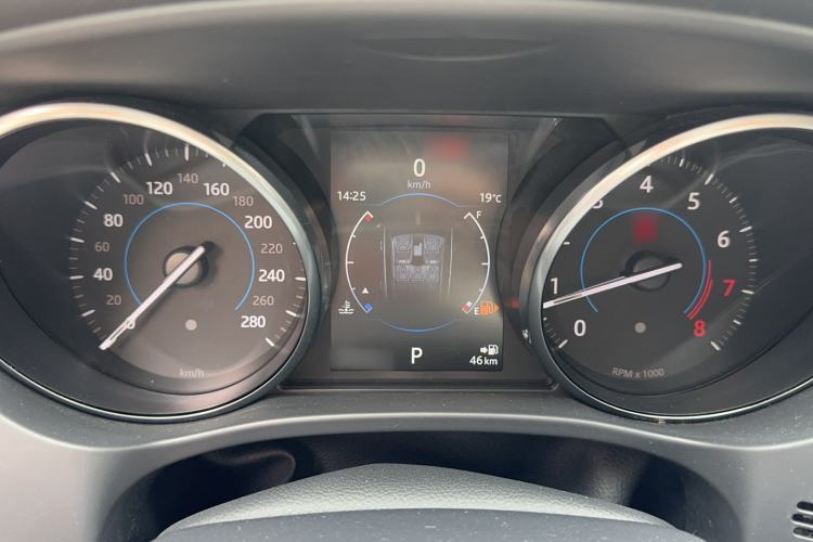 Used Jaguar F-PACE 2016 2.0T Two-Wheel Drive Urban Luxury Edition Instrument Cluster