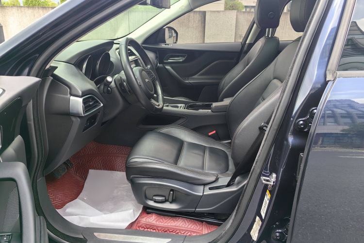 Used Jaguar F-PACE 2016 2.0T Two-Wheel Drive Urban Luxury Edition Interior 8