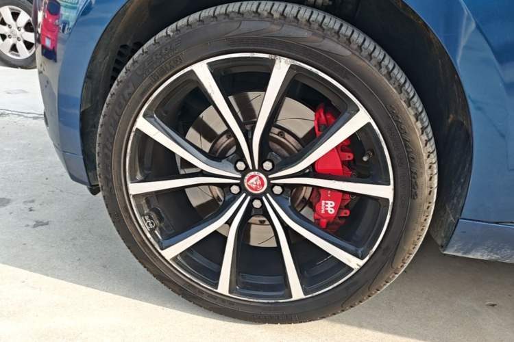 Used Jaguar F-PACE 2016 3.0 SC Four-Wheel Drive R-Sport Sport Edition Left Front Wheel Hub