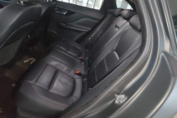 Used Jaguar F-PACE 2016 2.0T Two-Wheel Drive Urban Luxury Edition Left Rear Seat