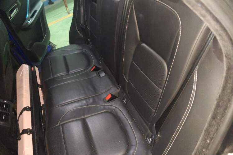 Used Jaguar F-PACE 2016 3.0 SC Four-Wheel Drive R-Sport Sport Edition Left Rear Seat