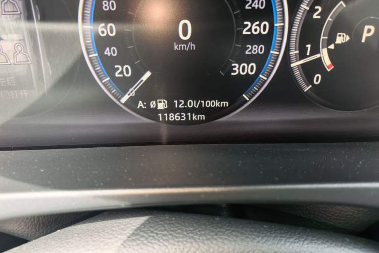 Used Jaguar F-PACE 2016 2.0T Two-Wheel-Drive R-Sport Sport Edition Odometer Close Up