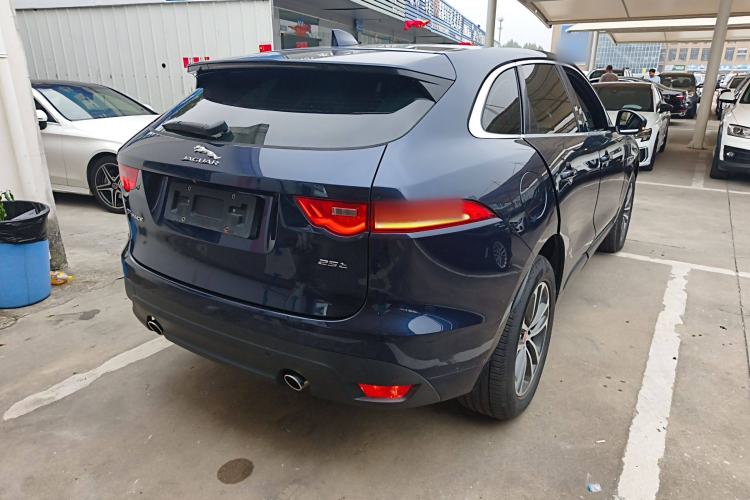 Used Jaguar F-PACE 2016 2.0T Two-Wheel-Drive R-Sport Sport Edition Rear Right 45 Deg