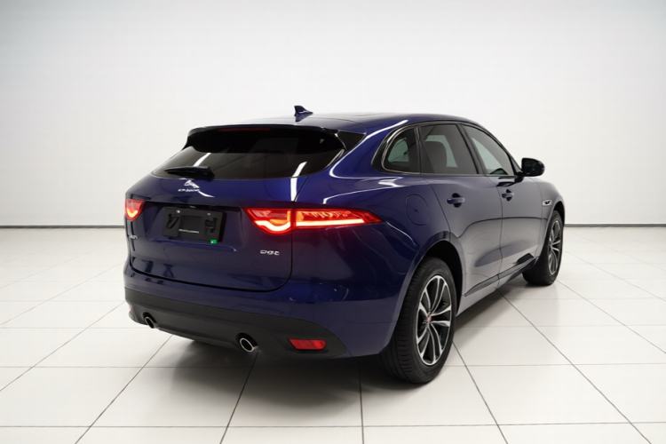 Used Jaguar F-PACE 2016 2.0T Two-Wheel-Drive R-Sport Sport Edition Rear Right 45 Deg