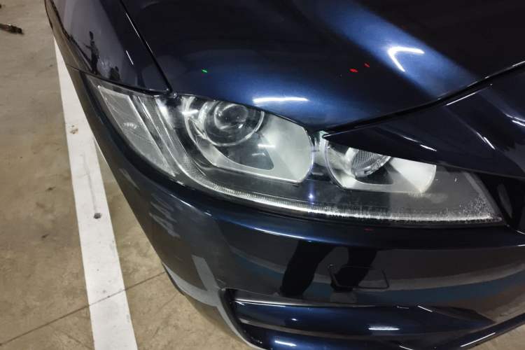 Used Jaguar F-PACE 2016 2.0T Two-Wheel Drive Urban Luxury Edition Right Front Headlight