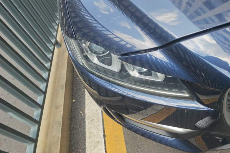 Used Jaguar F-PACE 2016 2.0T Two-Wheel-Drive R-Sport Sport Edition Right Front Headlight