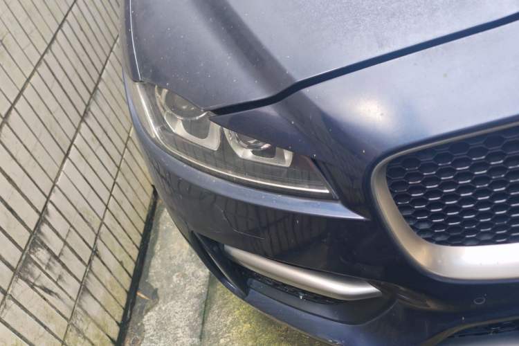 Used Jaguar F-PACE 2016 3.0 SC Four-Wheel Drive R-Sport Sport Edition Right Front Headlight
