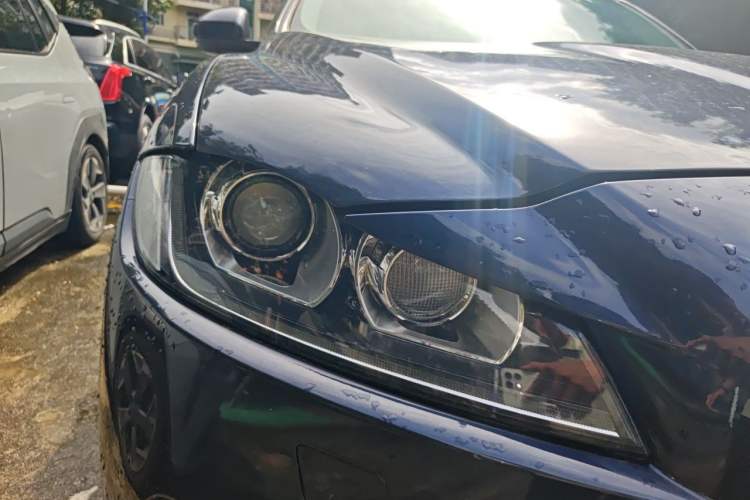 Used Jaguar F-PACE 2016 2.0T Two-Wheel-Drive R-Sport Sport Edition Right Front Headlight