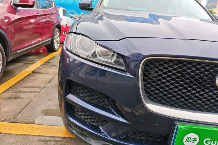 Used Jaguar F-PACE 2016 2.0T Two-Wheel Drive Urban Luxury Edition Right Front Headlight