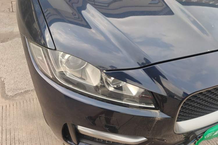 Used Jaguar F-PACE 2016 2.0T Two-Wheel-Drive R-Sport Sport Edition Right Front Headlight