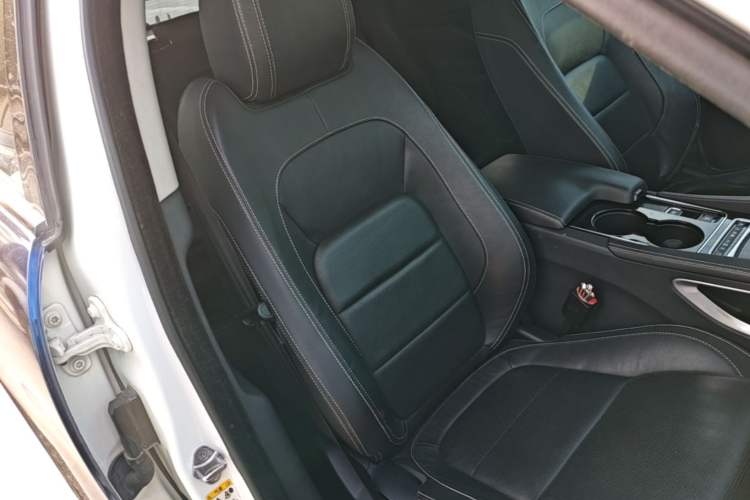 Used Jaguar F-PACE 2016 3.0 SC Four-Wheel Drive R-Sport Sport Edition Right Front Seat