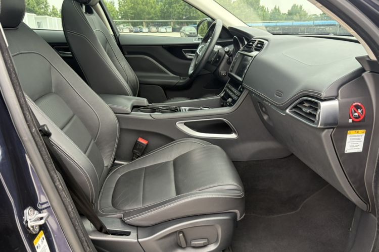 Used Jaguar F-PACE 2016 3.0 SC Four-Wheel Drive R-Sport Sport Edition Right Front Seat