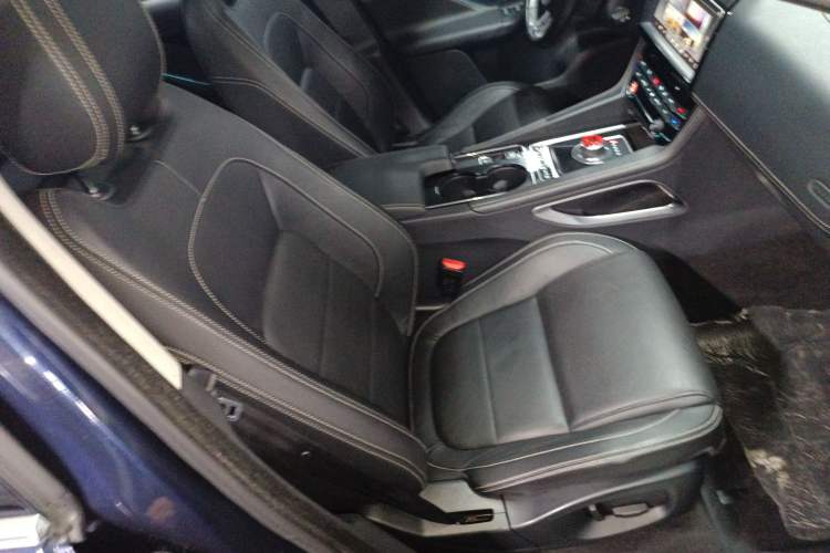 Used Jaguar F-PACE 2016 2.0T Two-Wheel-Drive R-Sport Sport Edition Right Front Seat