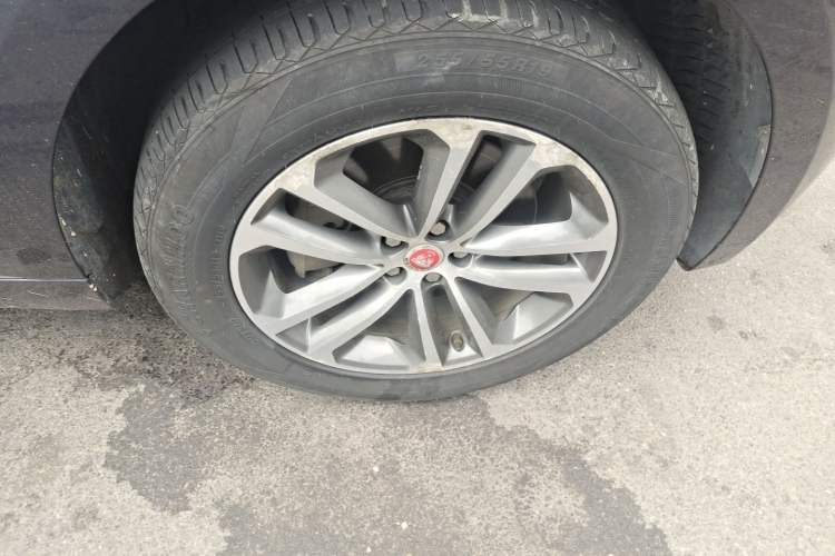Used Jaguar F-PACE 2016 3.0 SC Four-Wheel Drive R-Sport Sport Edition Right Front Wheel Hub
