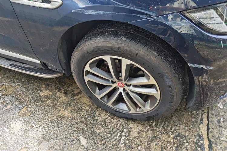 Used Jaguar F-PACE 2016 2.0T Two-Wheel-Drive R-Sport Sport Edition Right Front Wheel Hub