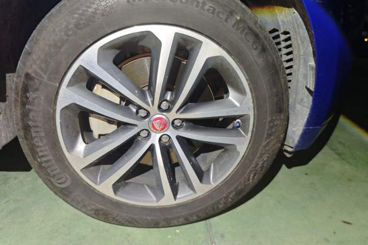 Used Jaguar F-PACE 2016 3.0 SC Four-Wheel Drive R-Sport Sport Edition Right Front Wheel Hub