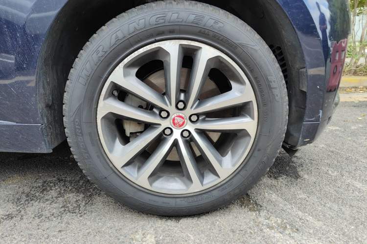 Used Jaguar F-PACE 2016 3.0 SC Four-Wheel Drive R-Sport Sport Edition Right Front Wheel Hub