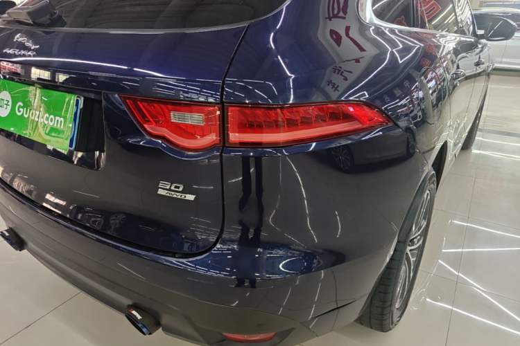 Used Jaguar F-PACE 2016 2.0T Two-Wheel-Drive R-Sport Sport Edition Right Rear Taillight