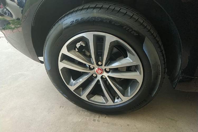 Used Jaguar F-PACE 2016 3.0 SC Four-Wheel Drive R-Sport Sport Edition Right Rear Wheel Hub