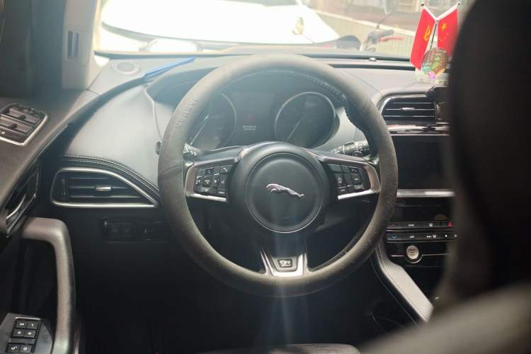 Used Jaguar F-PACE 2016 3.0 SC Four-Wheel Drive R-Sport Sport Edition Steering Wheel