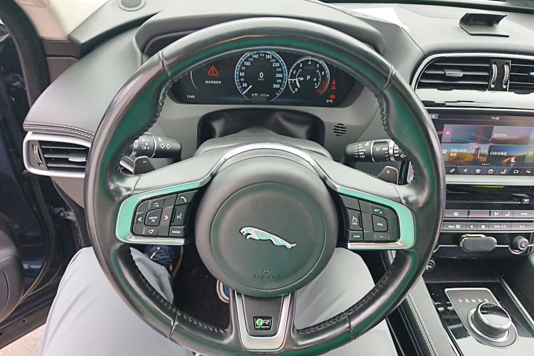 Used Jaguar F-PACE 2016 2.0T Two-Wheel-Drive R-Sport Sport Edition Steering Wheel
