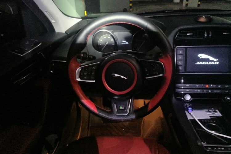 Used Jaguar F-PACE 2016 3.0 SC Four-Wheel Drive R-Sport Sport Edition Steering Wheel
