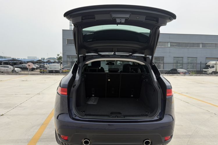 Used Jaguar F-PACE 2016 3.0 SC Four-Wheel Drive R-Sport Sport Edition Trunk