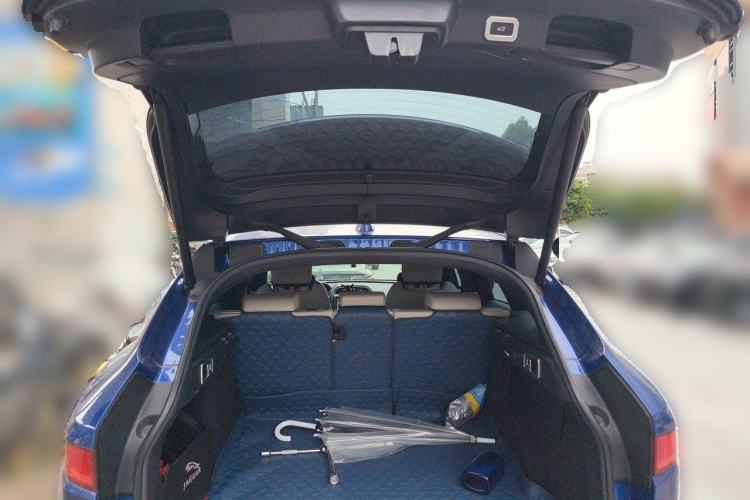 Used Jaguar F-PACE 2016 3.0 SC Four-Wheel Drive S High-Performance First-Edition Limited Model Trunk
