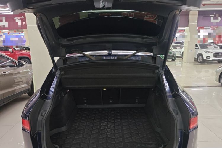Used Jaguar F-PACE 2016 2.0T Two-Wheel-Drive R-Sport Sport Edition Trunk