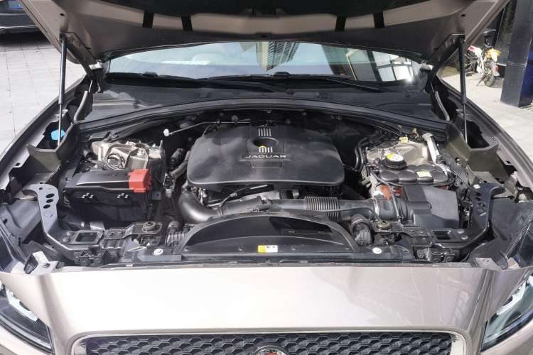Used Jaguar F-PACE 2016 2.0T Two-Wheel Drive Urban Luxury Edition Engine Bay