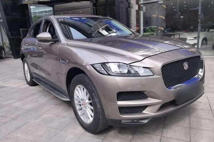 Used Jaguar F-PACE 2016 2.0T Two-Wheel Drive Urban Luxury Edition Front Right 45 Deg