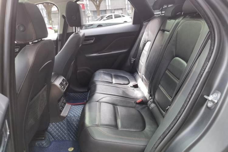 Used Jaguar F-PACE 2016 2.0T Two-Wheel Drive Urban Luxury Edition Left Rear Seat