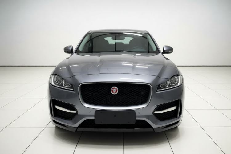 Used Jaguar F-PACE 2016 2.0T Two-Wheel-Drive R-Sport Sport Edition Front