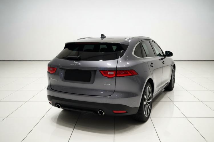 Used Jaguar F-PACE 2016 2.0T Two-Wheel-Drive R-Sport Sport Edition Rear