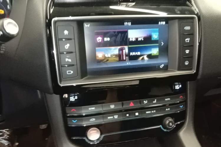 Used Jaguar F-PACE 2016 2.0T Two-Wheel Drive Urban Luxury Edition Audio And AC Panel