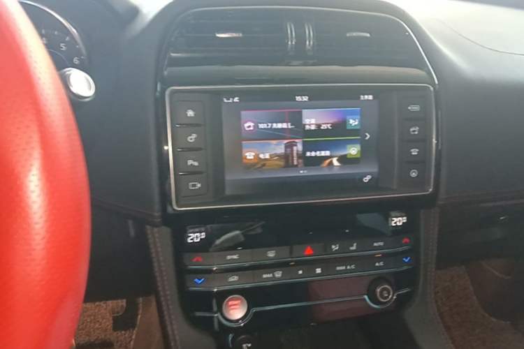 Used Jaguar F-PACE 2016 3.0 SC Four-Wheel Drive R-Sport Sport Edition Audio And AC Panel